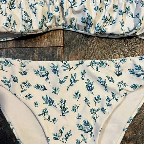 Leaf Print Bikini - Picture 2 of 7